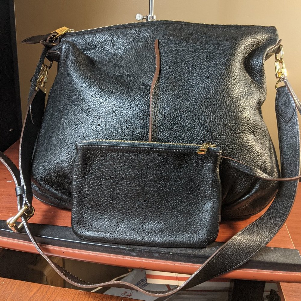 Auth Louis Vuitton Selene Mahina black leather